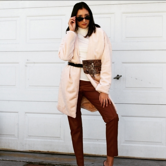 🆕️Winter Essentials //Fluffy blush coat - Picture 5 of 8